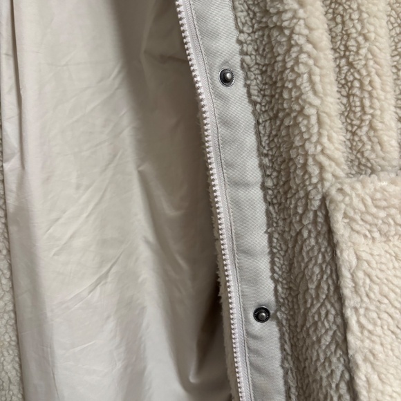 Eddie Bauer Sherpa Jacket - Picture 4 of 5